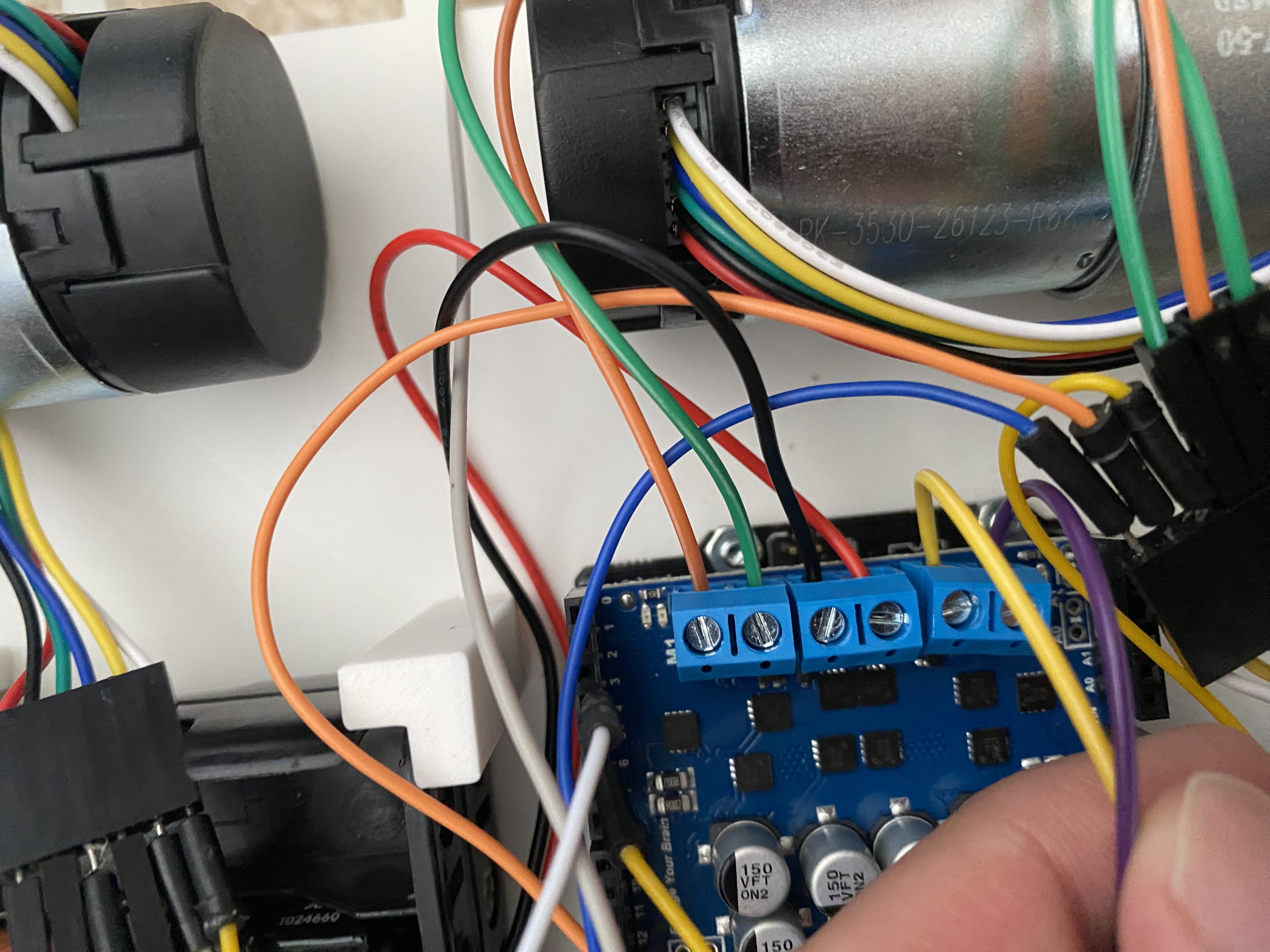 Diagram of motor driver connected to the motors
