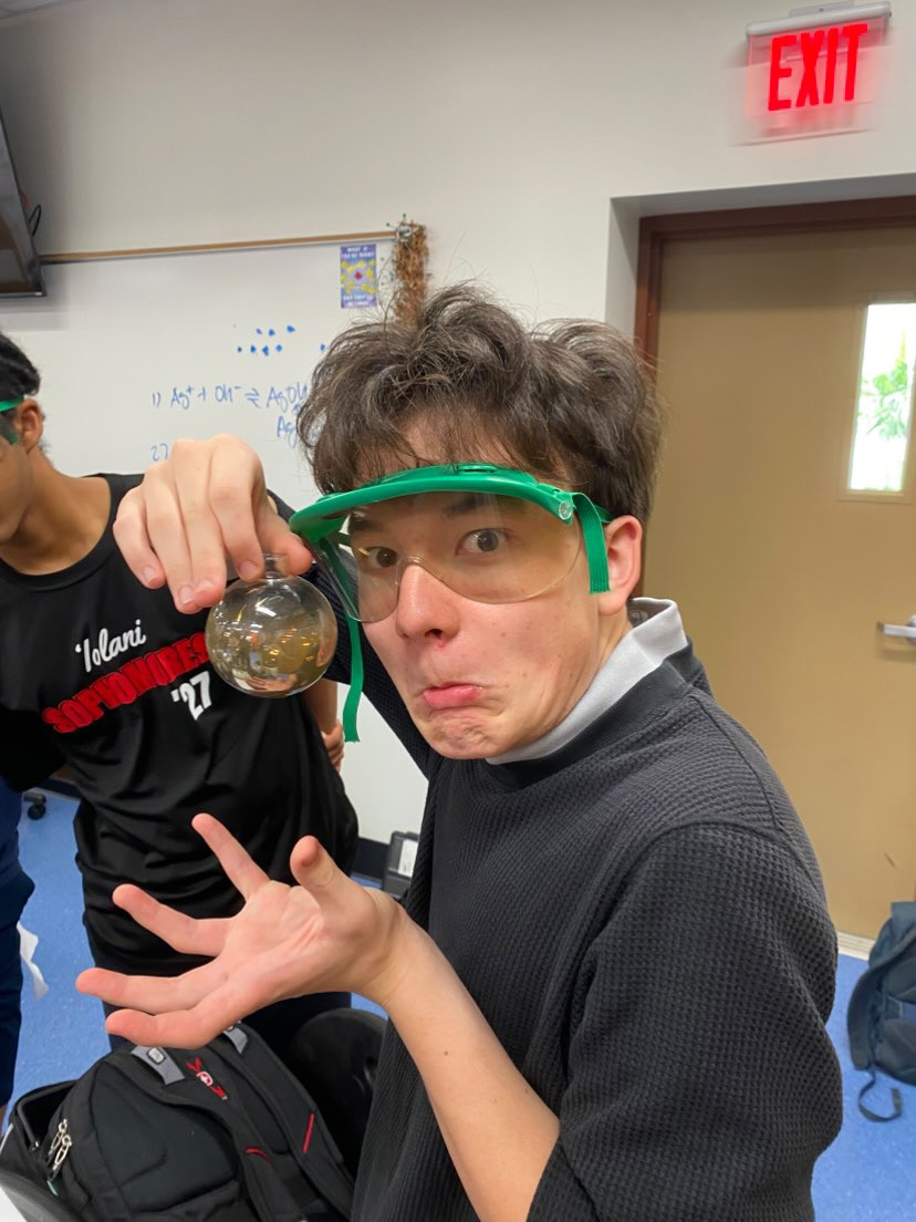 Metallic silver layer formed on glass surface